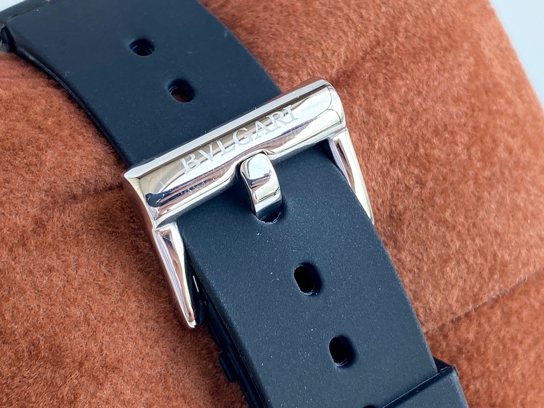 Bvlgari 宝格丽ALU M INIU M腕表系列