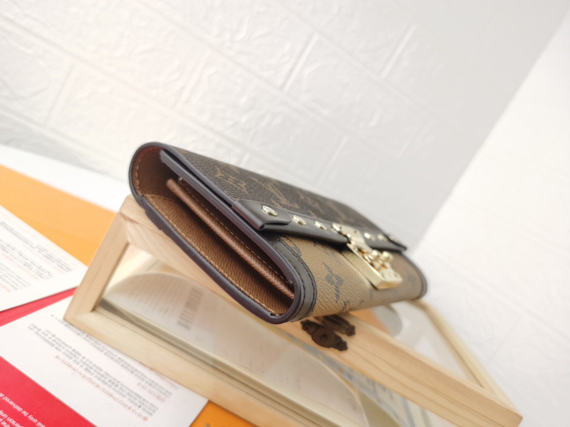 ルイ・ヴィトン Venice 財布 - Damier Ebene 帆布製の洗練されたデザイン