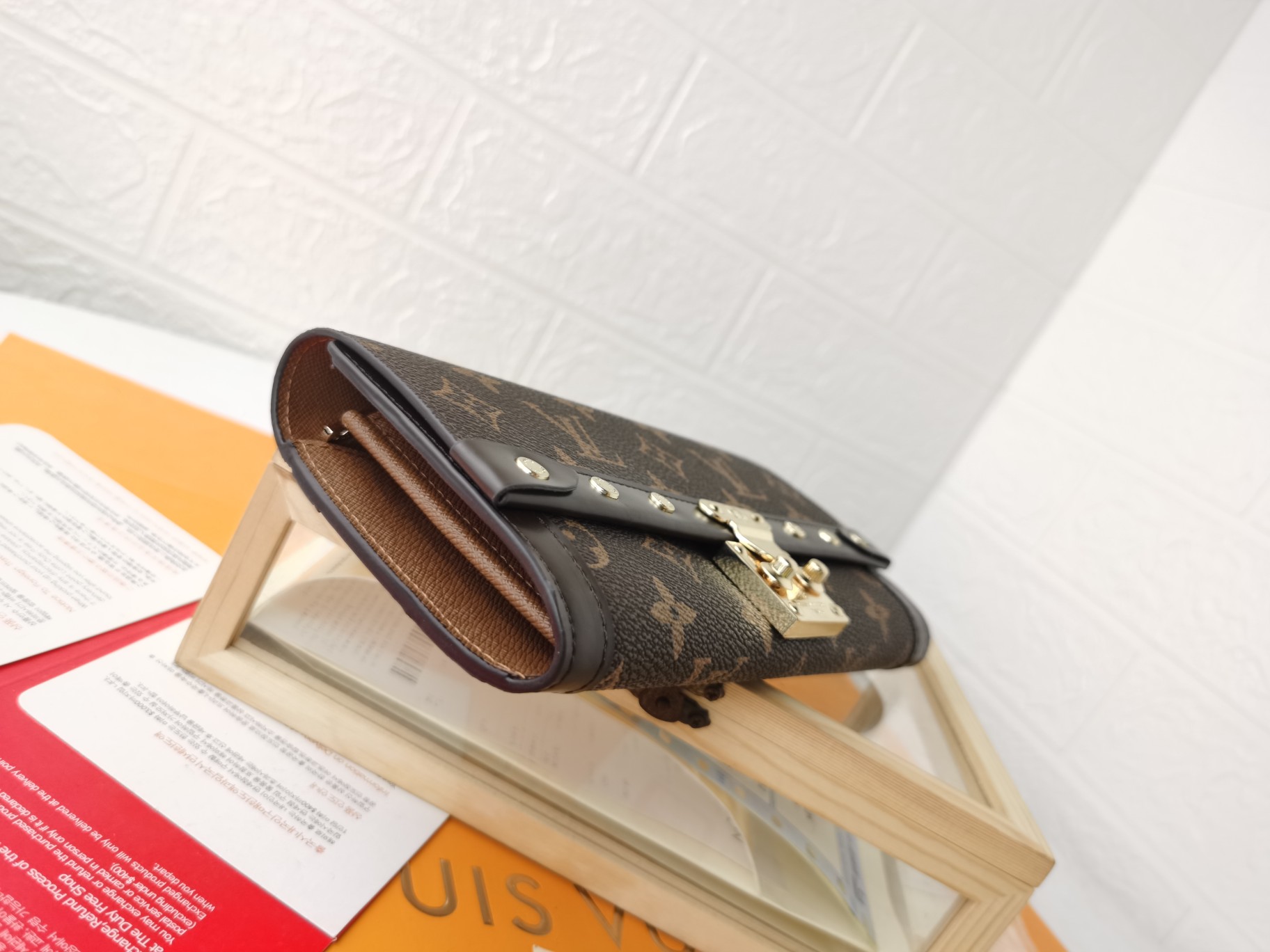 ルイ・ヴィトン Venice 財布 Damier Ebene デザイン