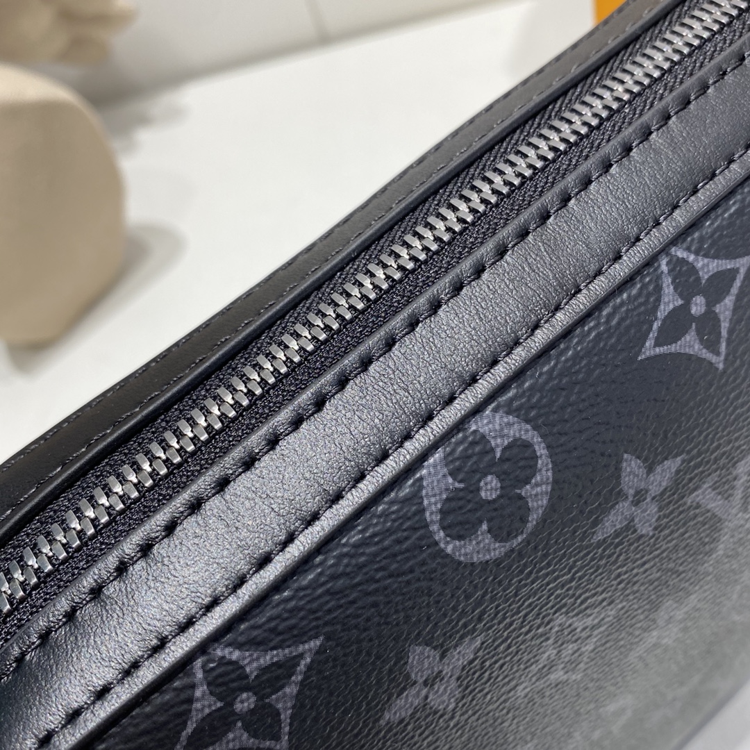 NO:178357,Comprehensive details comparison, each trace is the same spacing. You can compare other details. It is difficult to distinguish the major differences between these details. You should still compare and analyze them.19860909综合细节对比,每一处的走线都是相同的间距,其他的细节你们可以拿去对比,这些细节很难去分出什么大的区别,还是要去对比重点剖析,,Bag