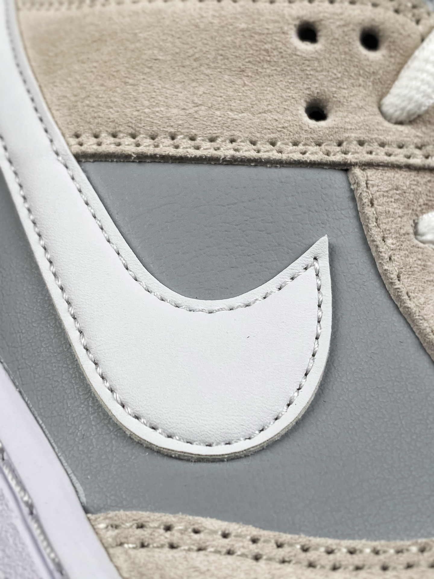 Detalles ampliados para apreciar # gancho Swoosh correcto, cortador de vidrio de fábrica original, bordes cortados para…