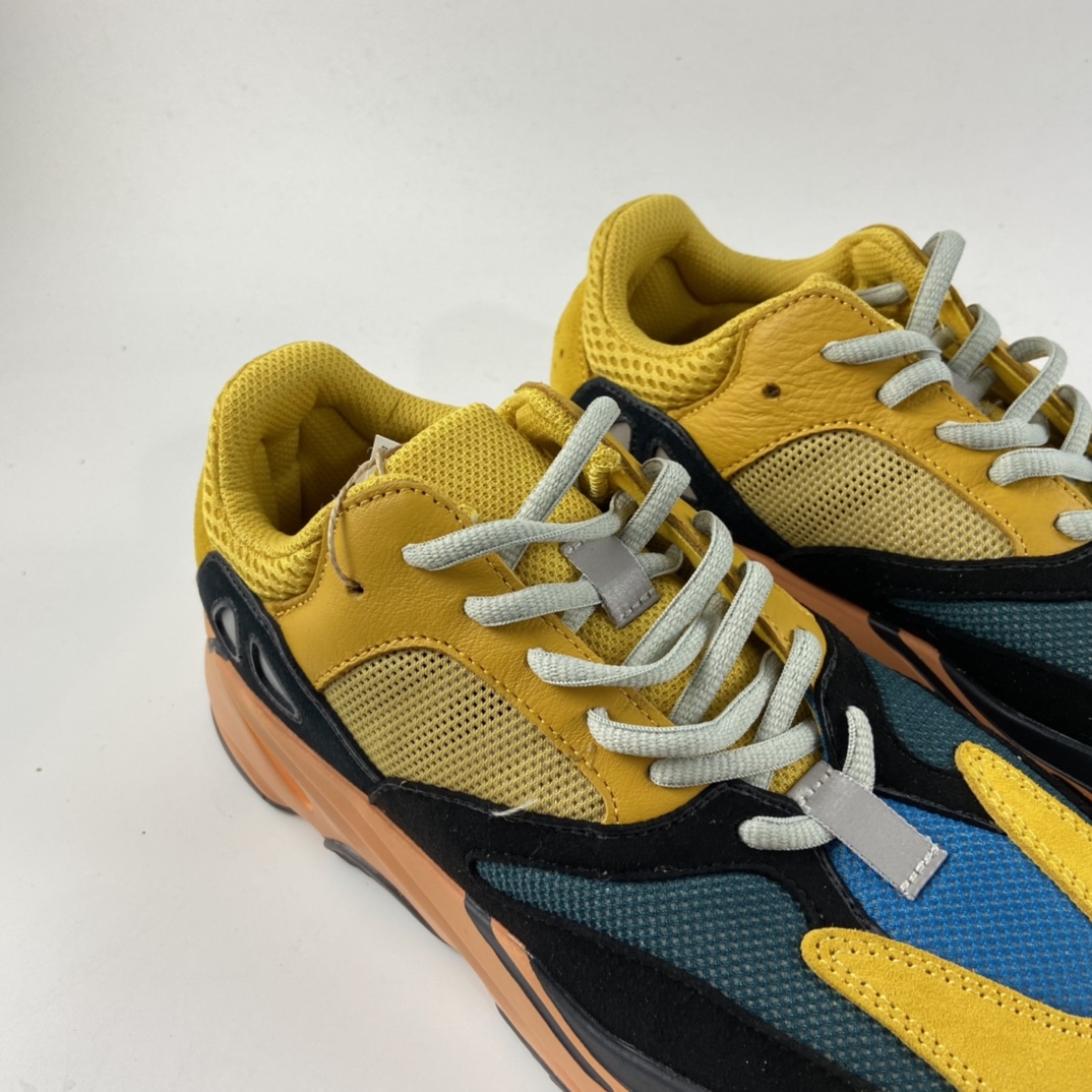 P400  AD Yeezy Boost 700 V2  椰子复古爆米花中底姥爷慢跑鞋 GZ6984