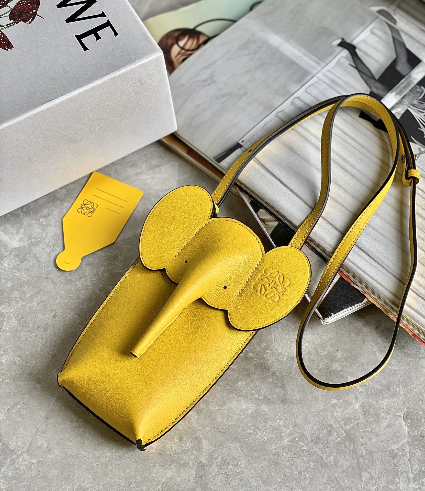Loewe罗意威 小象手机包 0557黄