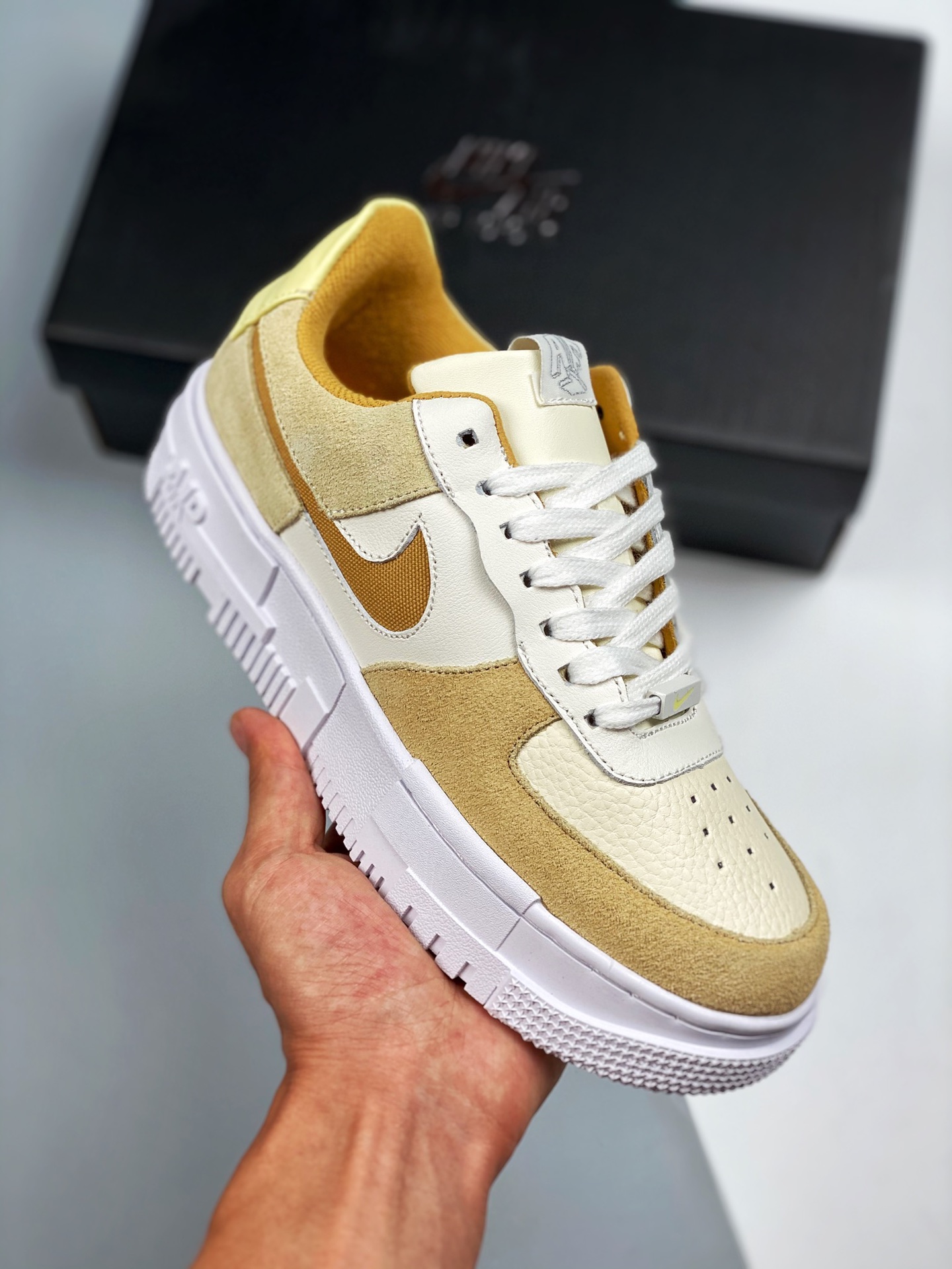 Air Force 1 "Pixel" amarillo sucio, horma original y cartón original, estilo puro de la Fuerza Aérea, enfocado en el ca…