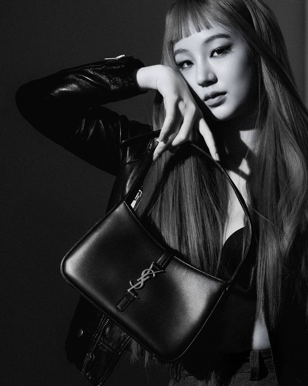 Saint laurent Ysl LE 5 À 7 平纹腋下包 657228黑色