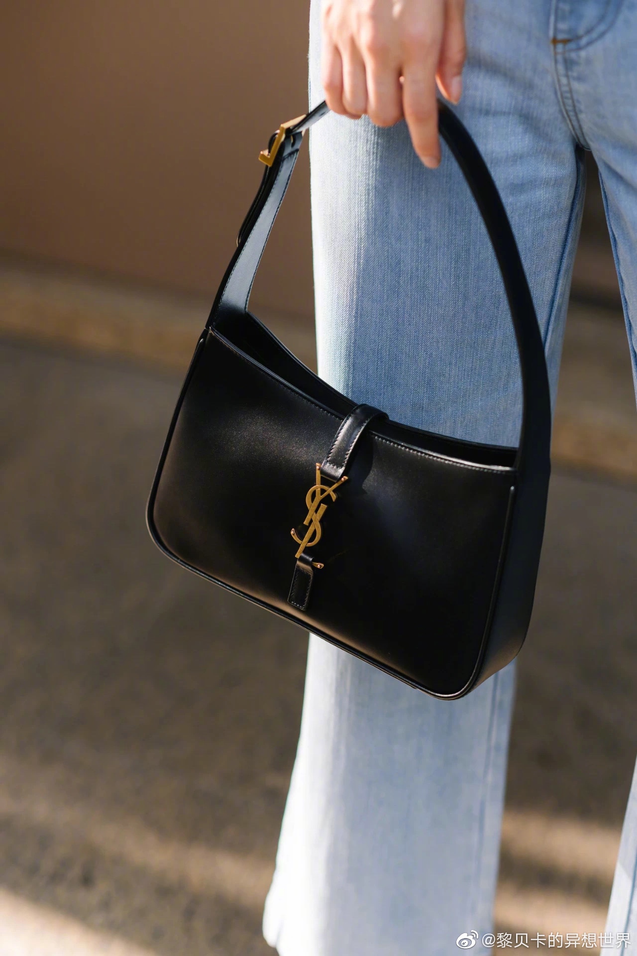 Saint laurent Ysl LE 5 À 7 平纹腋下包 657228黑色