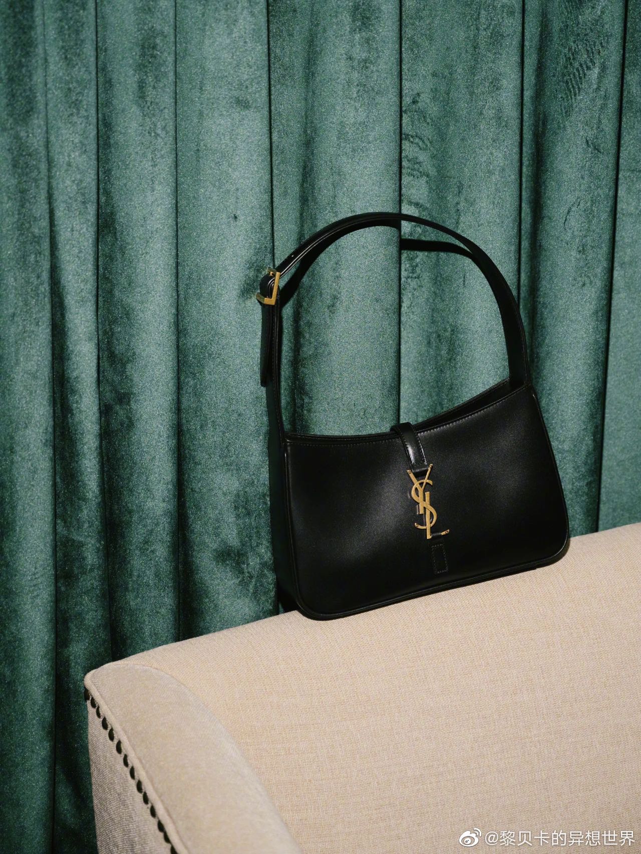 Saint laurent Ysl LE 5 À 7 平纹腋下包 657228黑色