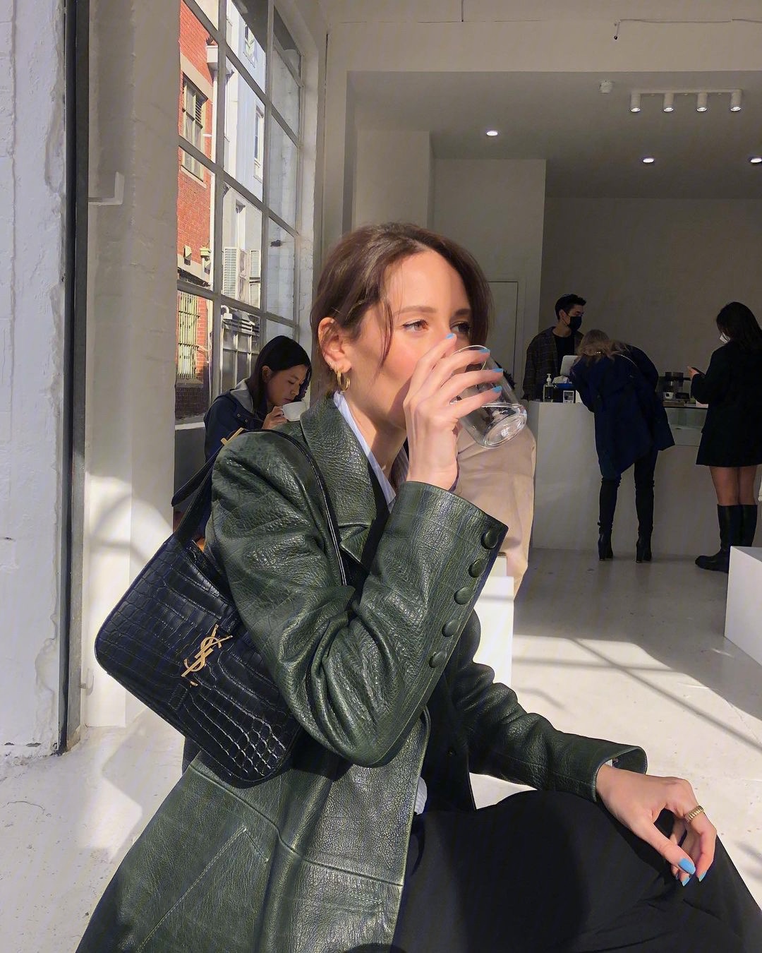 Saint laurent Ysl LE 5 À 7 鳄鱼纹腋下包 657228黑色