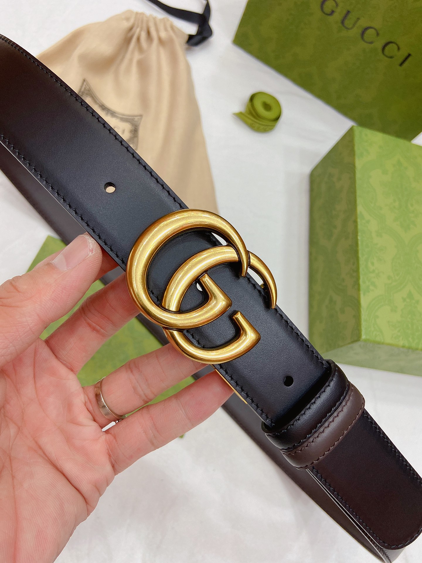 GUCCI黑色皮革反面为棕色皮革钯金