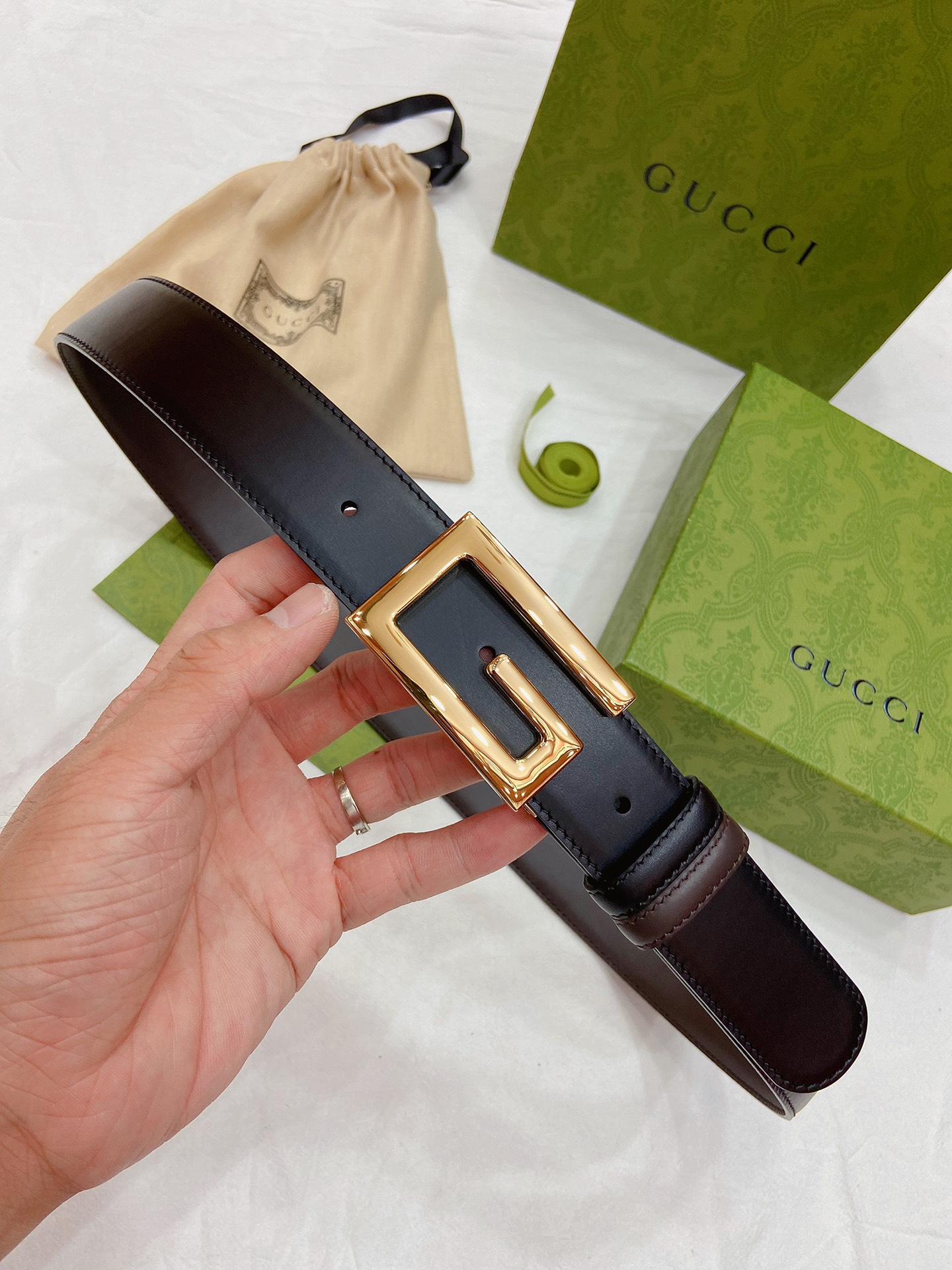 GUCCI黑色皮革反面为棕色皮革钯金