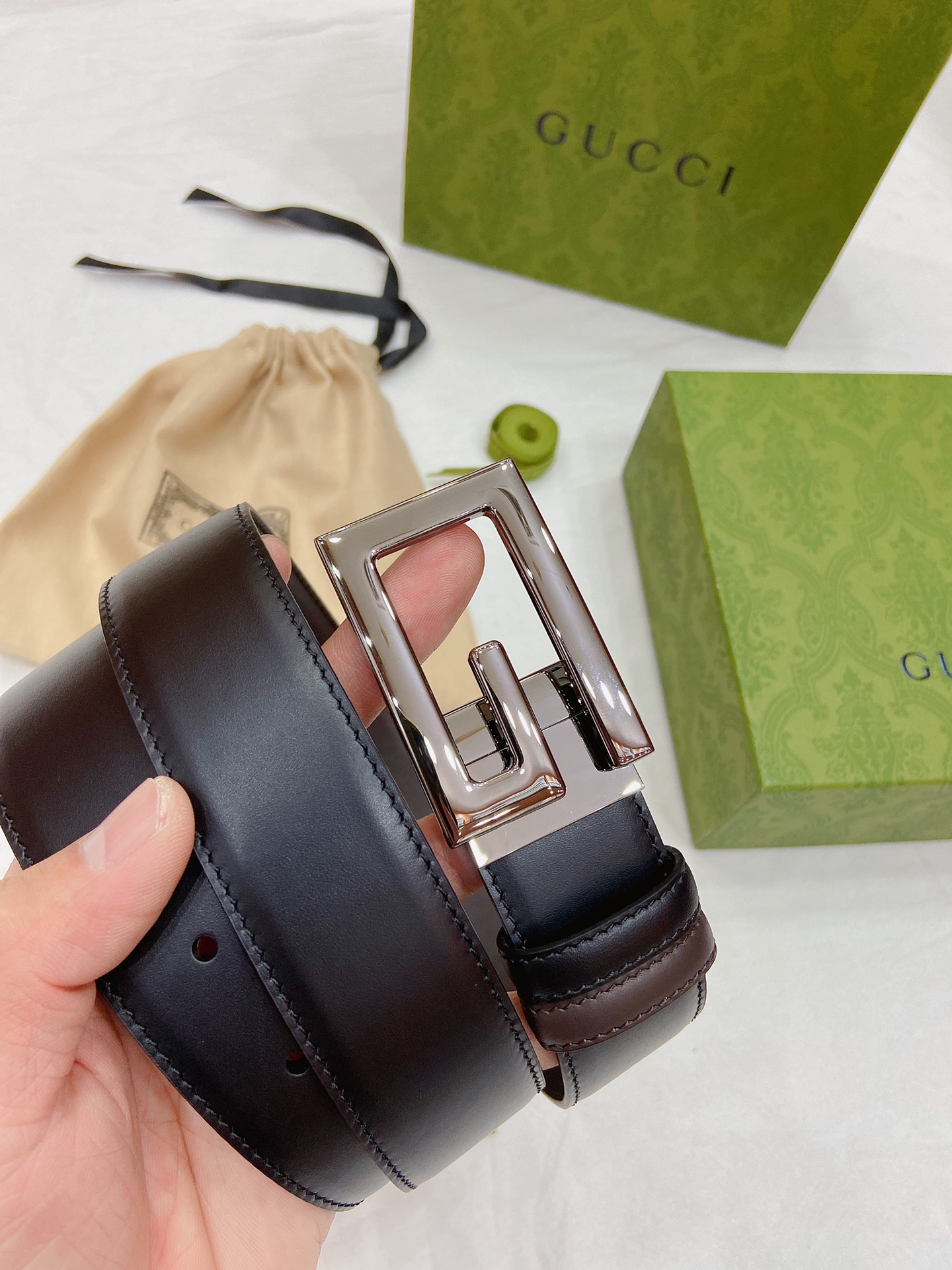 GUCCI黑色皮革反面为棕色皮革钯金