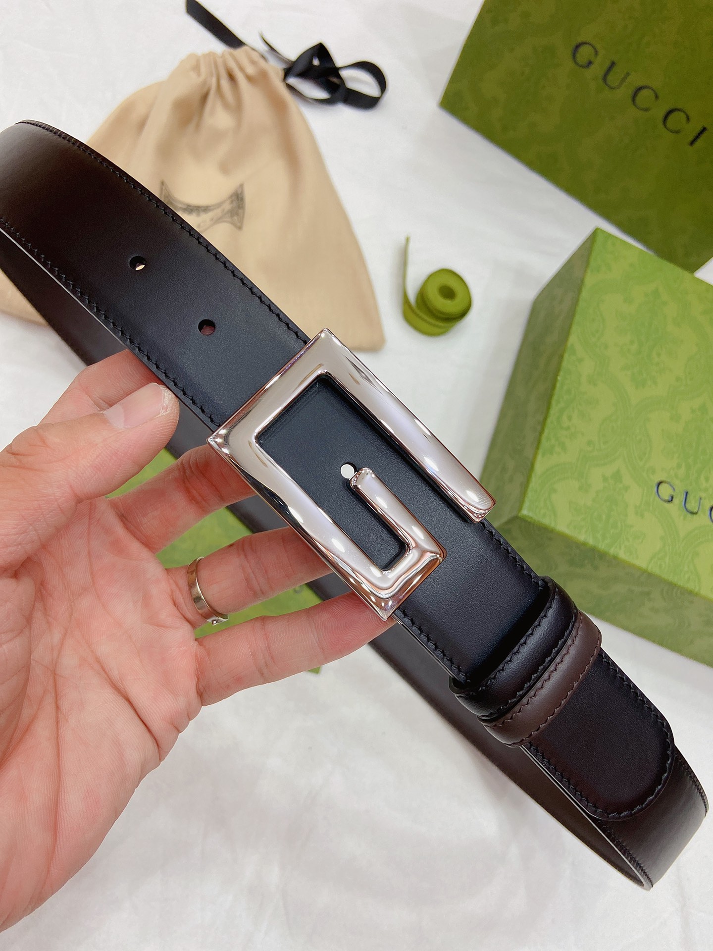 GUCCI黑色皮革反面为棕色皮革钯金