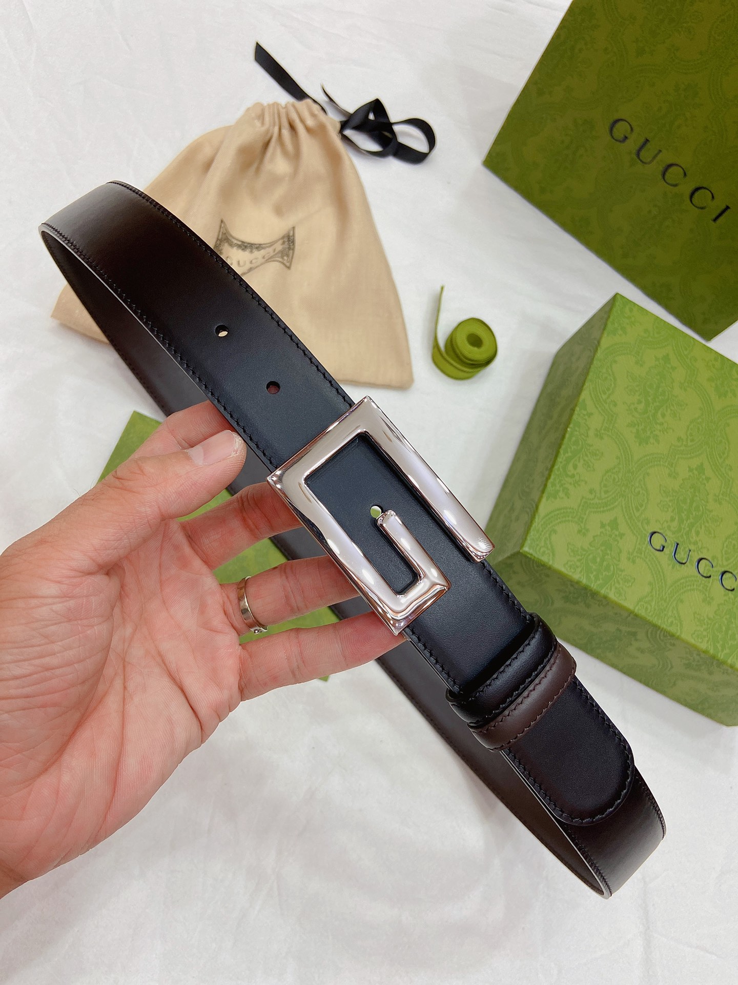 GUCCI黑色皮革反面为棕色皮革钯金