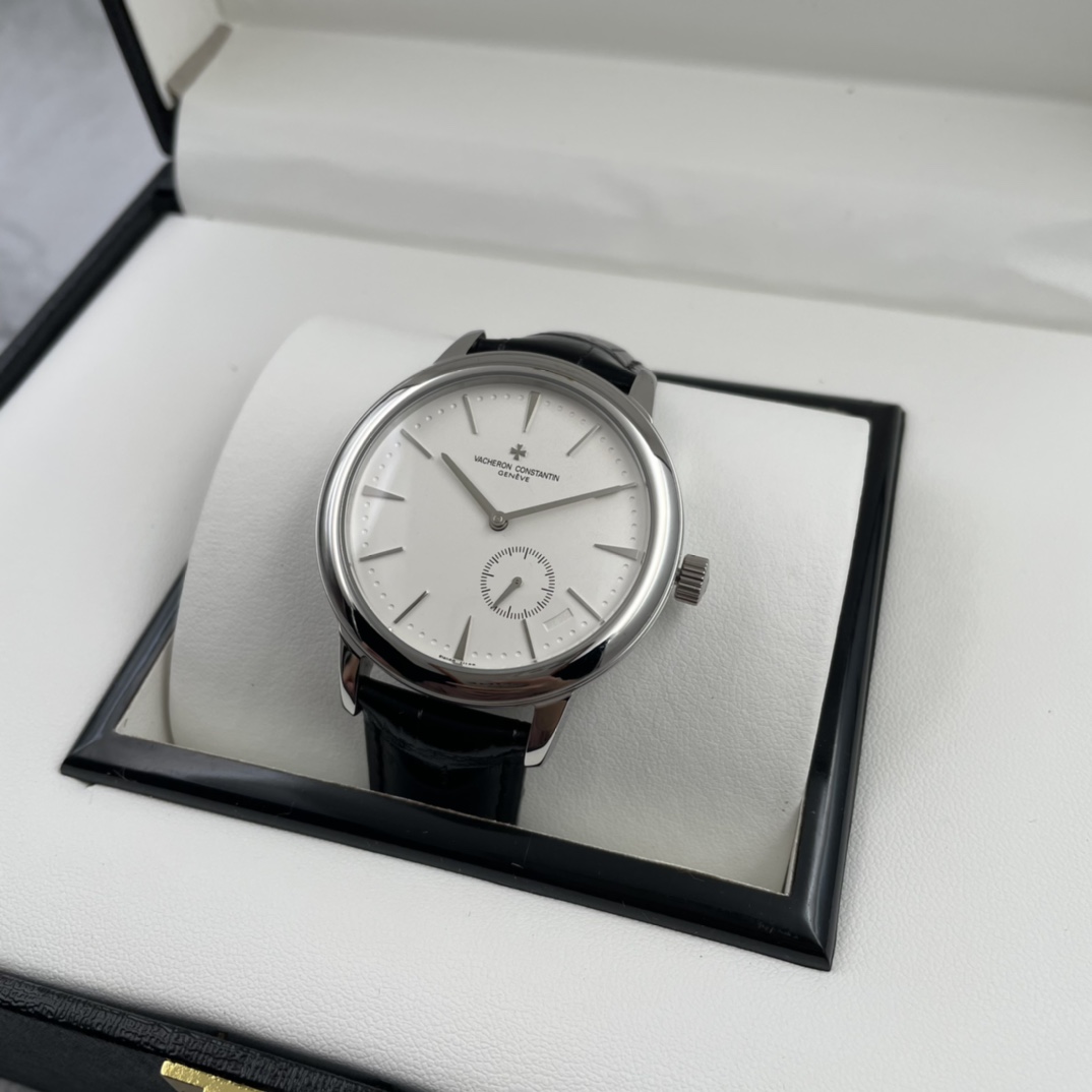 NO:150683,Gold Vacheron Constantin / Inheritance series, the latest launch of the fashionable men's Vacheron Constantin series, the quality vacuum plating in the furnace... High-quality normal wear 0 rework quality, this watch uses multi-function original imported from Japan 2813 movement, literally inlaid with South African crystal diamonds, showing a high-end and atmospheric design style, the case cover uses 316 imported stainless steel, diameter 42m, super glass mirror, 316 stainless steel strip, 