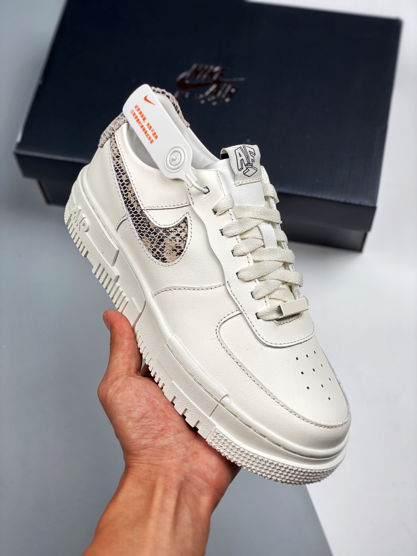 Air Force 1 "Pixel" blanco marfil con estampado de serpiente pitón, horma original y cartón original, estilo puro de la…