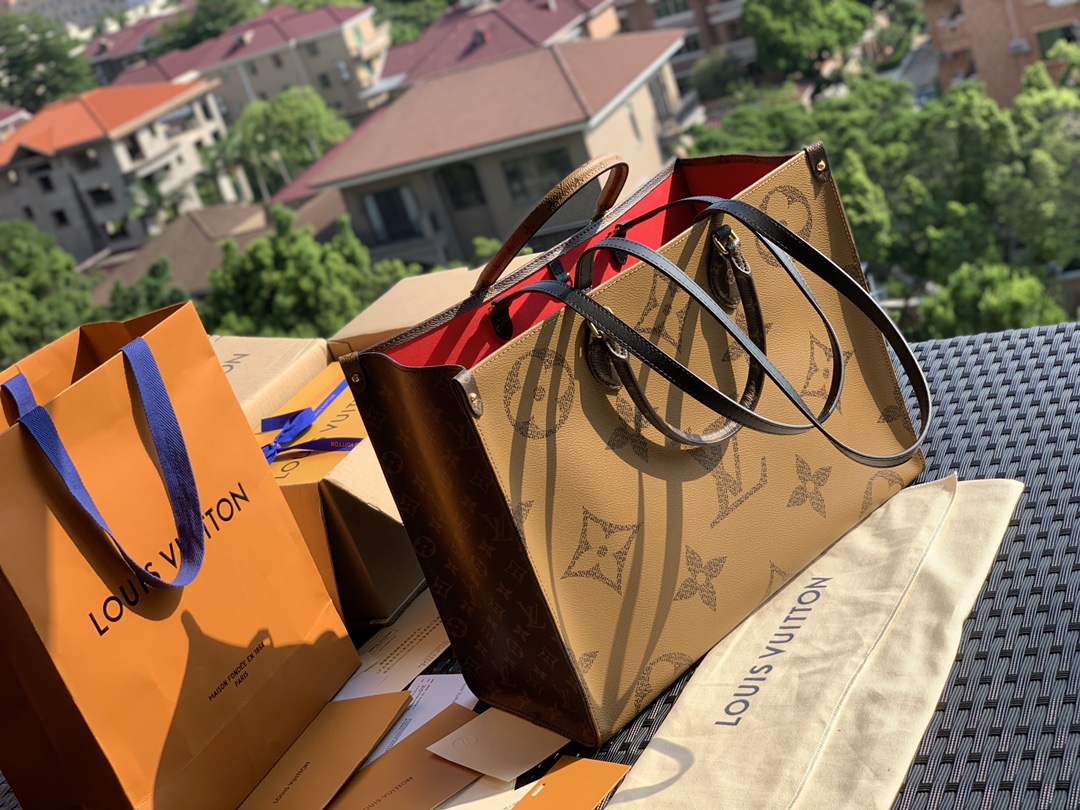 🌼 m45320大号 尺寸41-34-19㎝ ONTHEGO 系列自上新以来就一直是驴牌最畅销的款，咱家