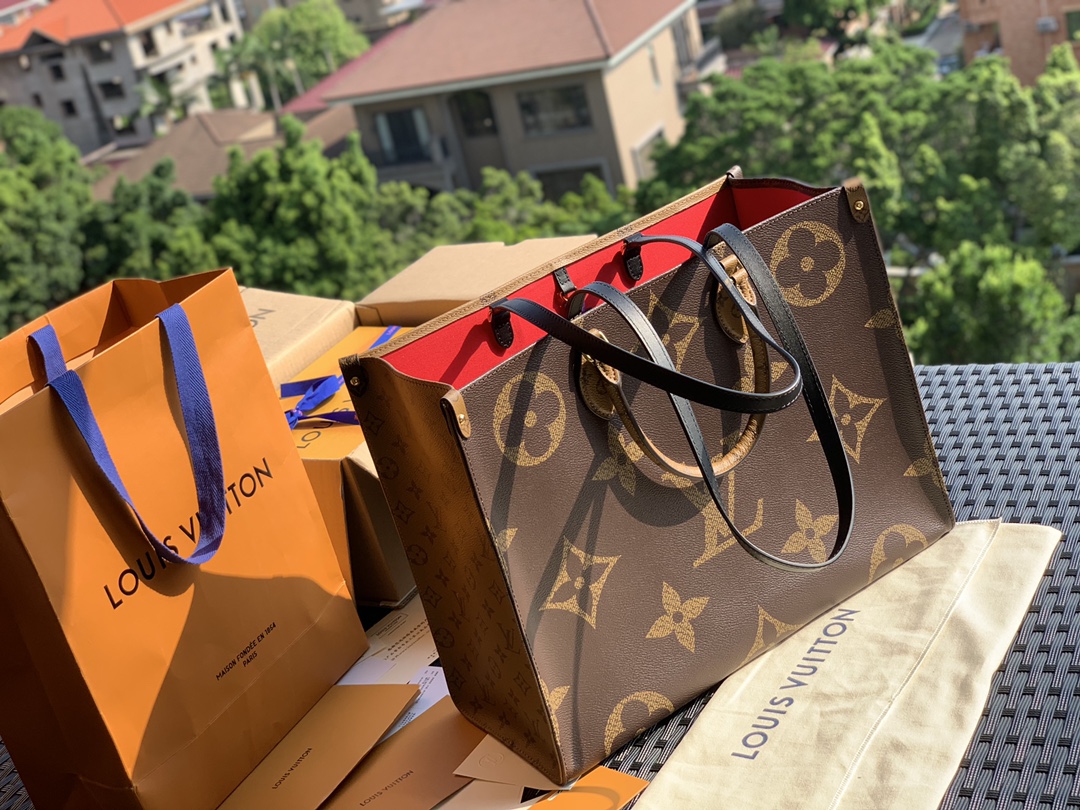 🌼 m45320大号 尺寸41-34-19㎝ ONTHEGO 系列自上新以来就一直是驴牌最畅销的款，咱家