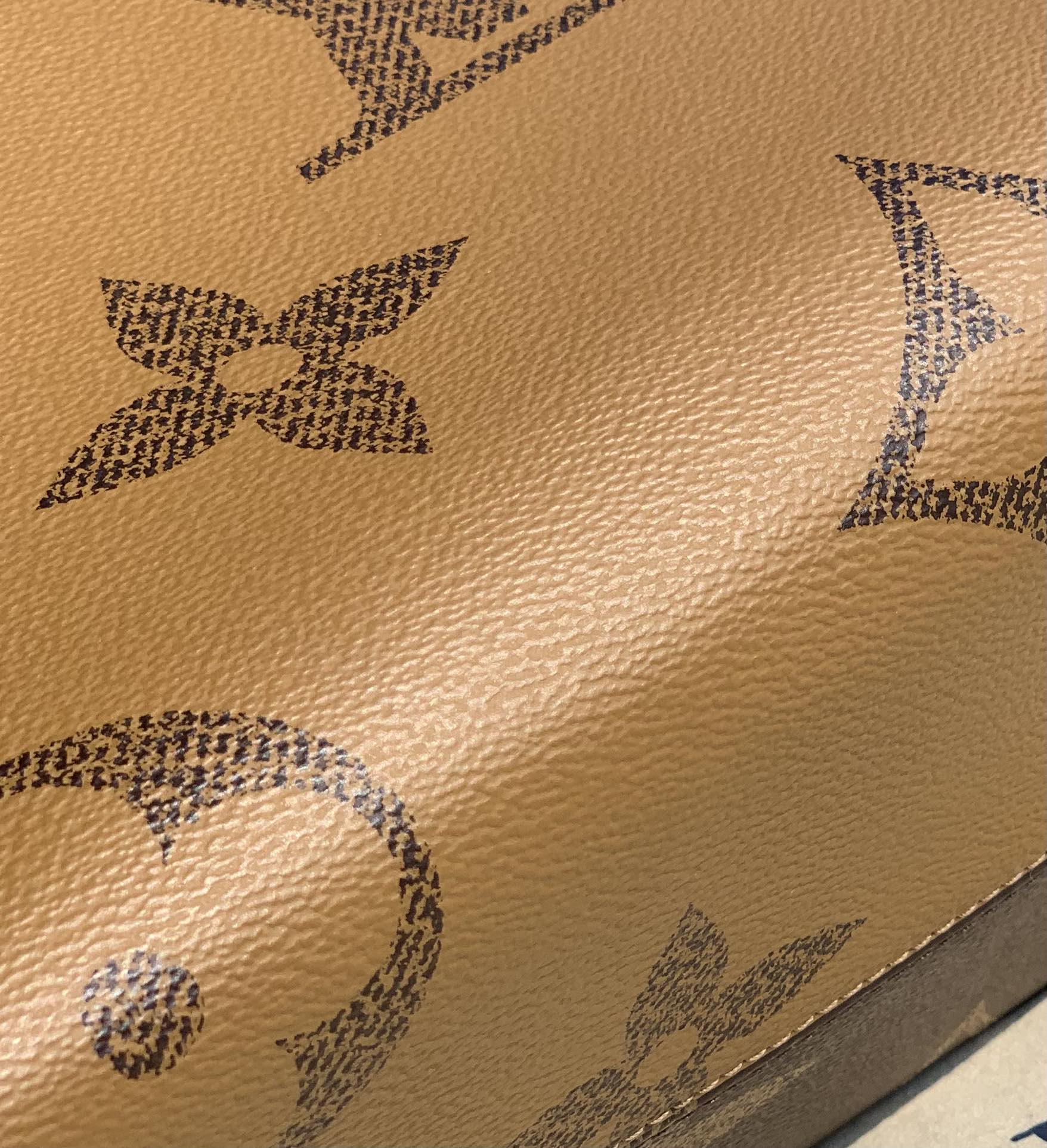 🌼 m45320大号 尺寸41-34-19㎝ ONTHEGO 系列自上新以来就一直是驴牌最畅销的款，咱家