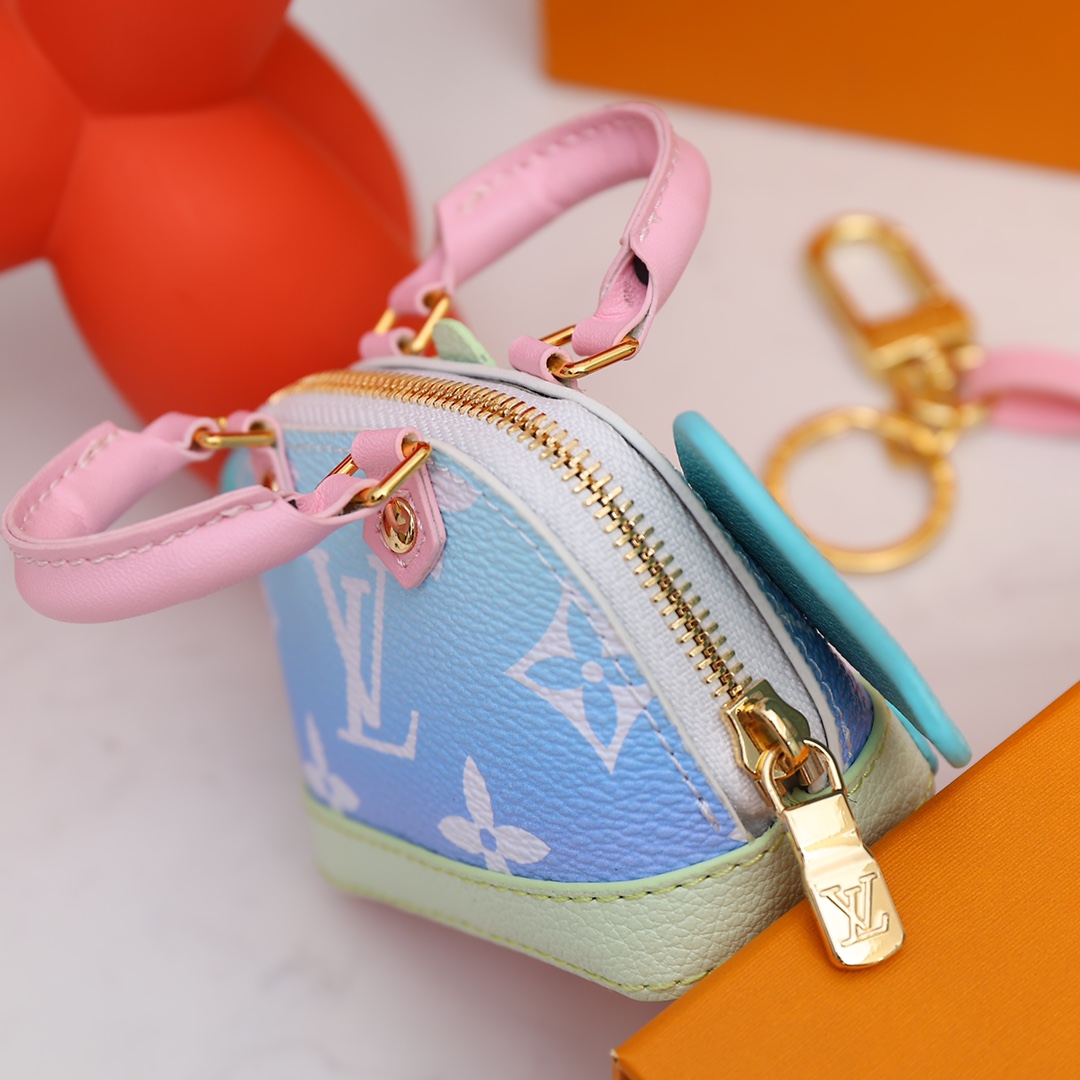 Mini shell bag keychain close-up