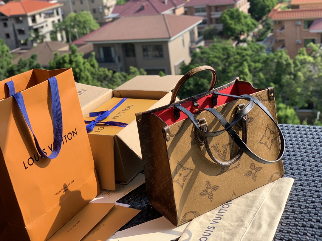 🌼 m45321中号尺寸34*26*13㎝ 爆款力荐！正宗国外渠道Onthego 小号皮肩带手袋，官网称