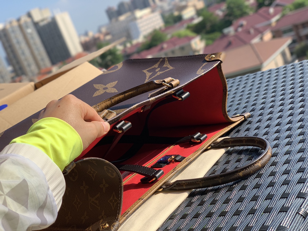 🌼 m45321中号尺寸34*26*13㎝ 爆款力荐！正宗国外渠道Onthego 小号皮肩带手袋，官网称