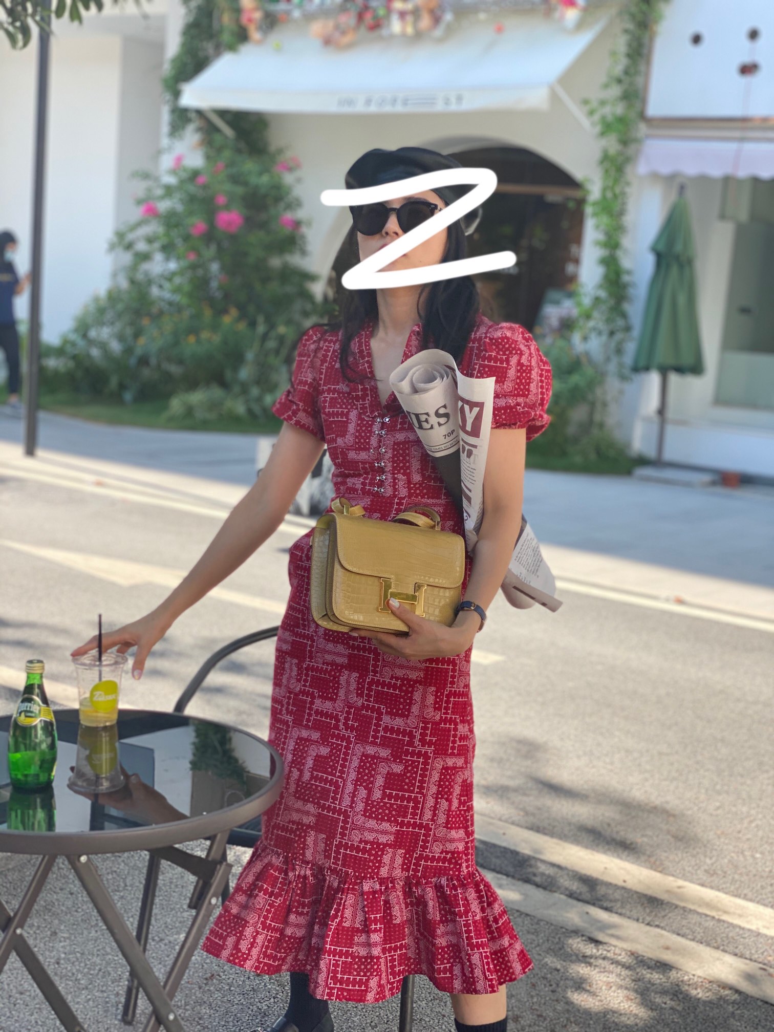 Elegant Milk Apricot Handbag with Crocodile Embossing and Signature 'H' Clasp 6 i1624434711 2439 0