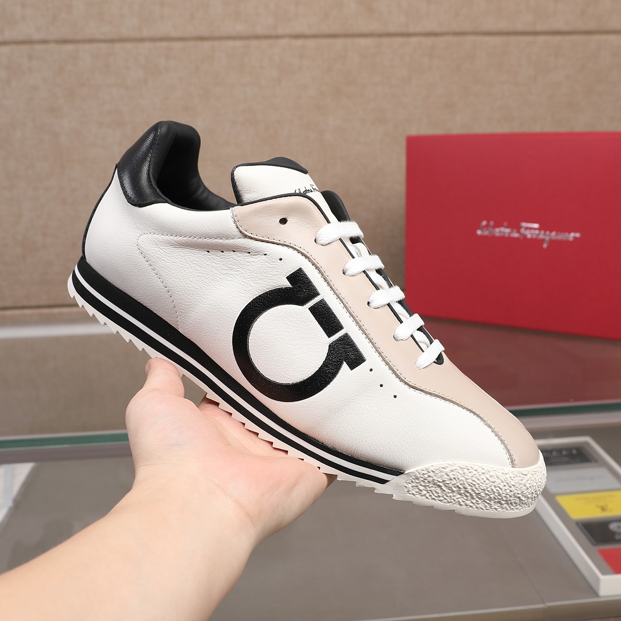 Precio de fábrica: P330 Marca del producto: Freegram (Ferragamo) Tamaño original Talla: 38-44 Grado 