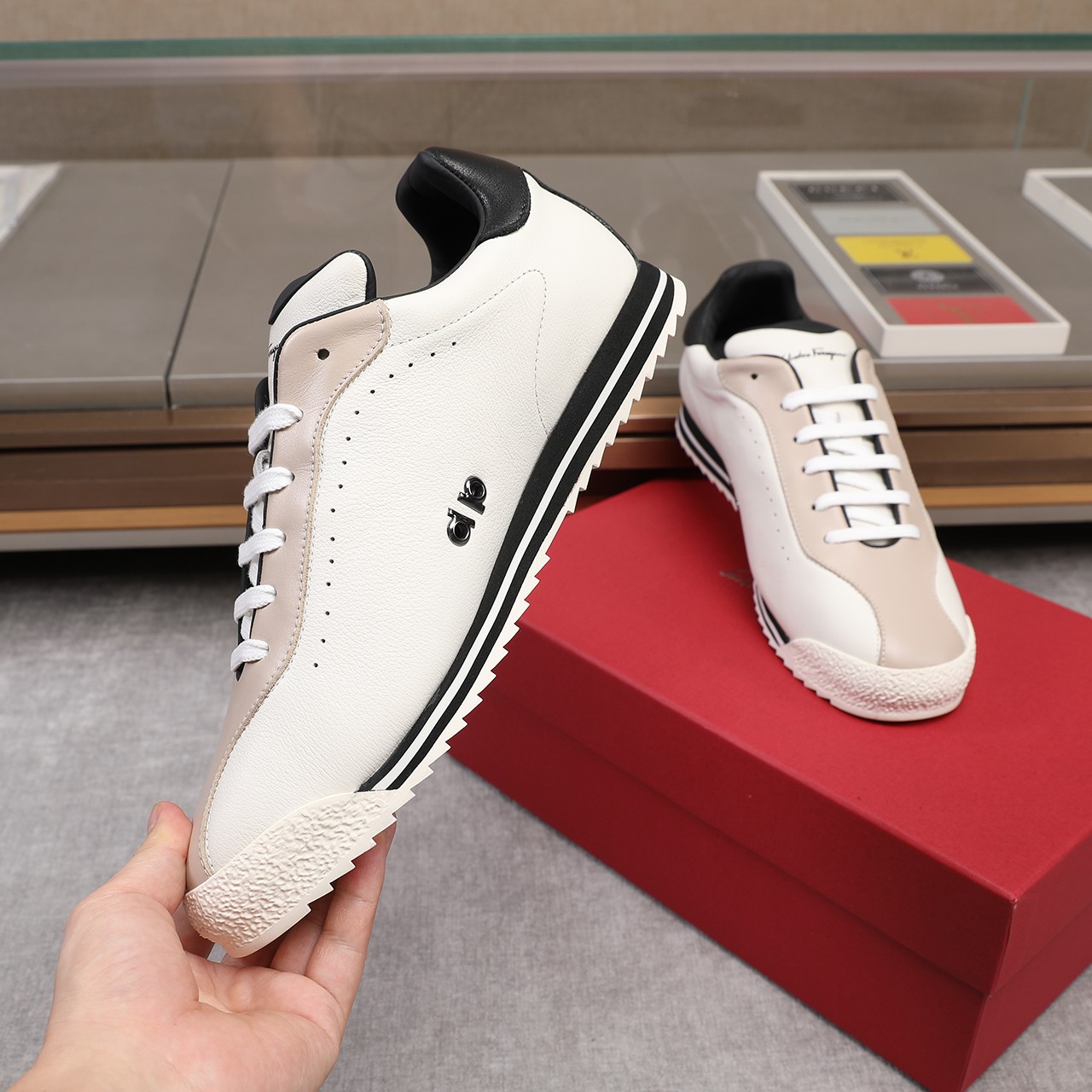 Precio de fábrica: P330 Marca del producto: Freegram (Ferragamo) Tamaño original Talla: 38-44 Grado 