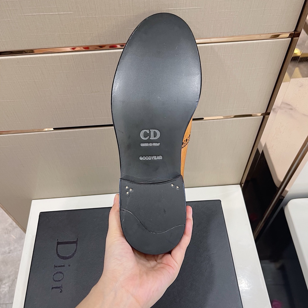 Dior Style Leather Men's Shoes style reference detail image 9 from source 782366