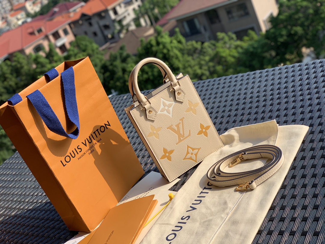 🌼 m80449尺寸14-17-5cm 2021年最新爆款🌼Petit Sac 🌼Plat M80449