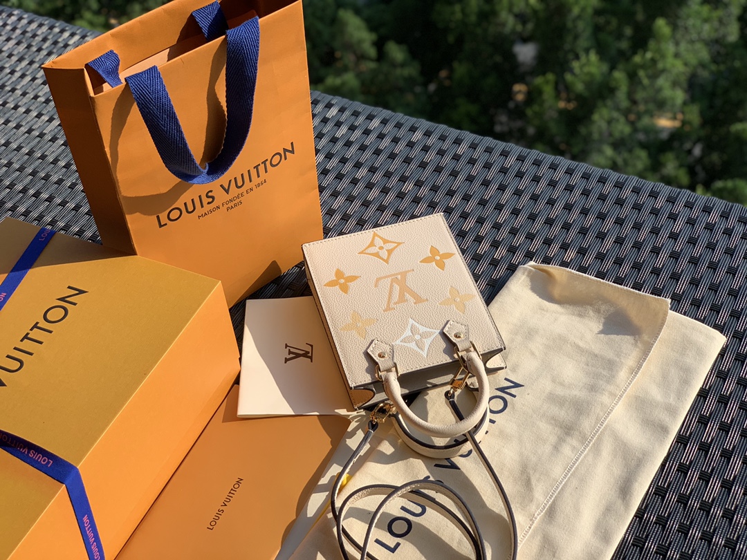 🌼 m80449尺寸14-17-5cm 2021年最新爆款🌼Petit Sac 🌼Plat M80449