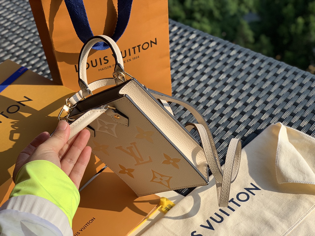 🌼 m80449尺寸14-17-5cm 2021年最新爆款🌼Petit Sac 🌼Plat M80449