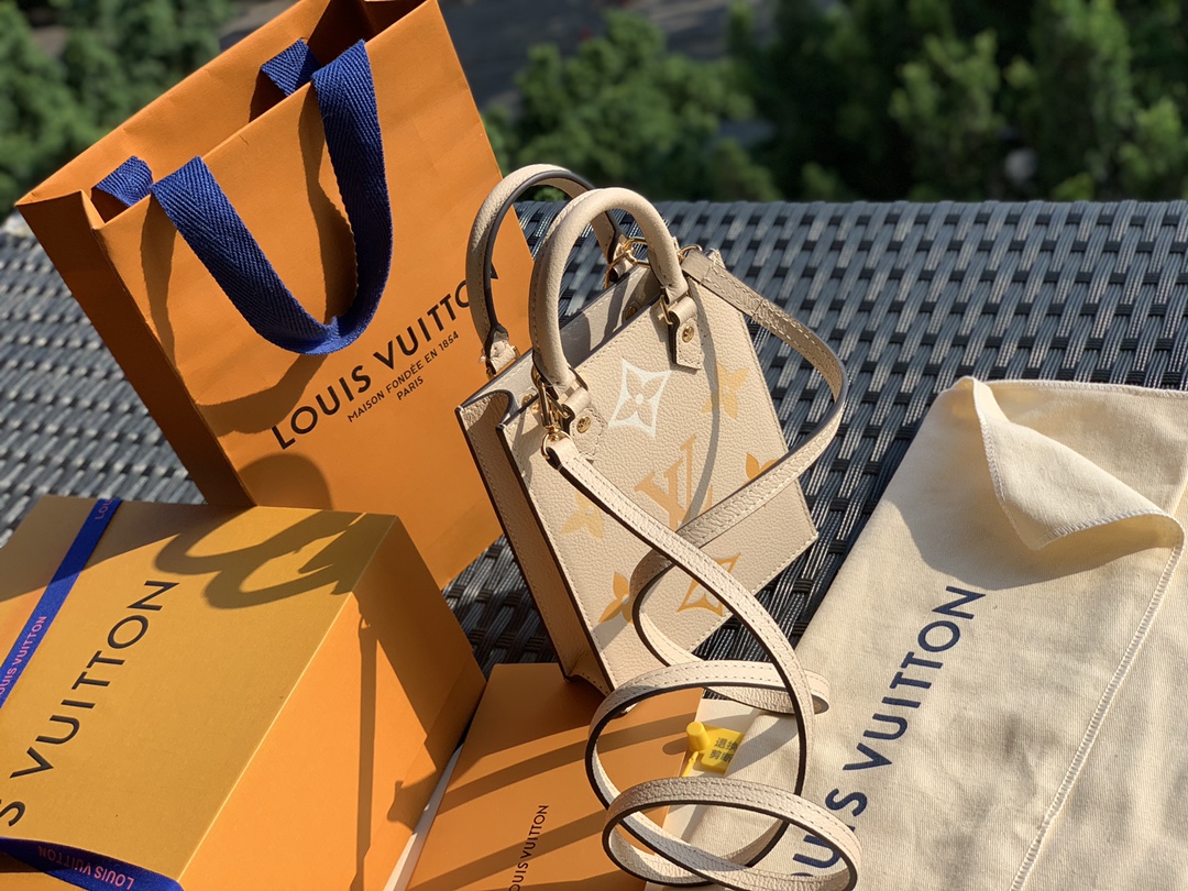 🌼 m80449尺寸14-17-5cm 2021年最新爆款🌼Petit Sac 🌼Plat M80449