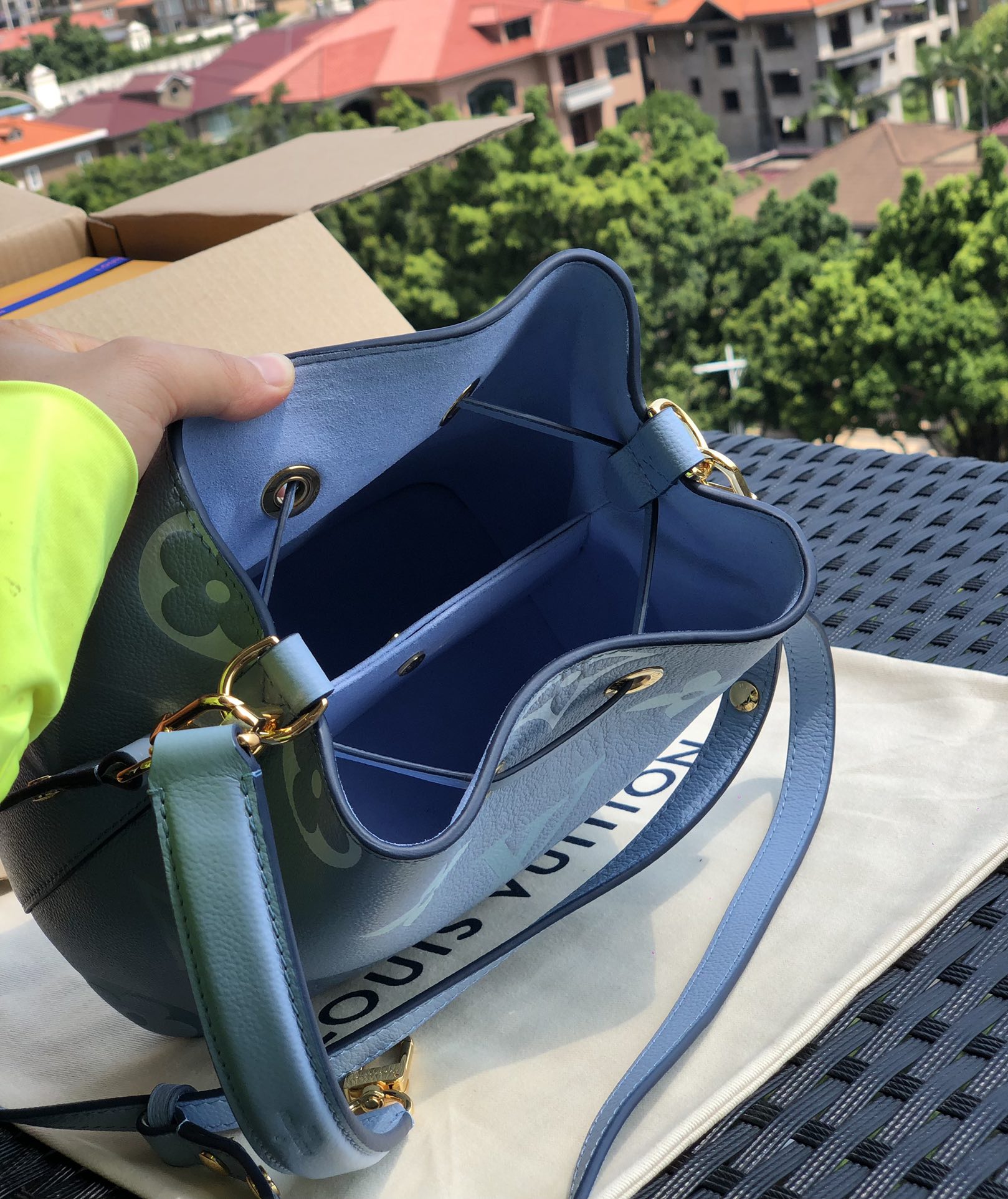 🌼m45709尺寸20-20-13cm 新款M45716 NéoNoé BB 水桶包夏日蓝到货。咱家主打