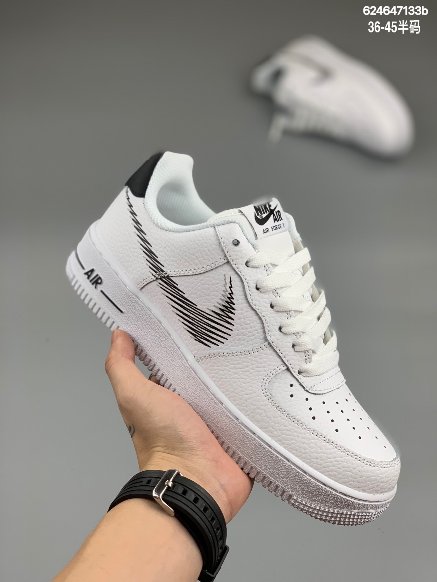 
实拍 Nike Air Force 1’07白黑喷绘 官方同步 原装级别 原楦头原纸板  打造纯正空军版型#专注外贸渠道  全掌内置蜂窝气垫 #原盒配件 原厂中底钢印、拉帮完美   官方货号：DN4928-100SIZE：36 36.5 37.5 38 38.5 39 40 40.5 41 42 42.5 43 44 44.5 45
编码:624647133d