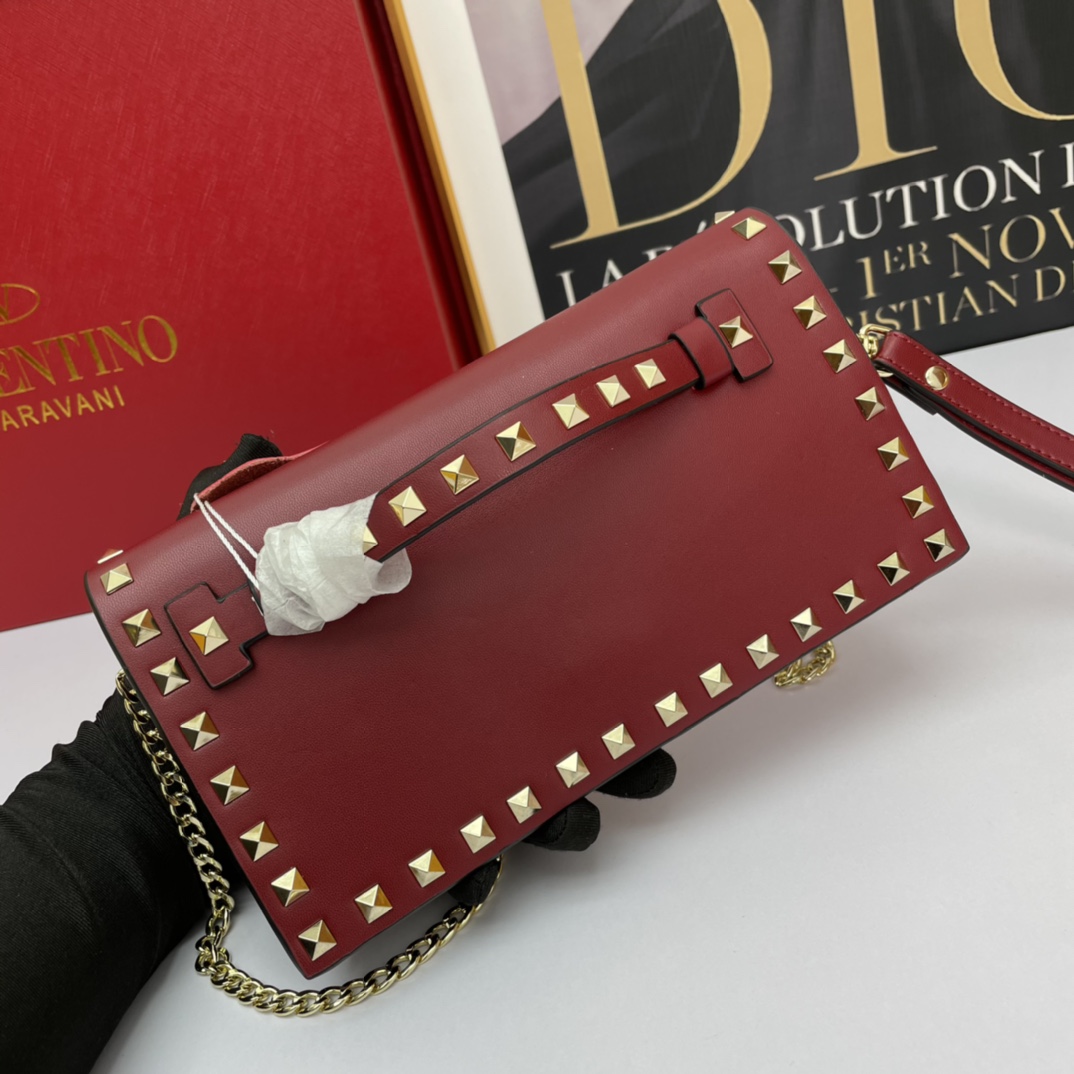 773#Vacation. 华伦天奴💥专柜经典款，常年好卖❤❤❤Valentino Rocksud 超火
