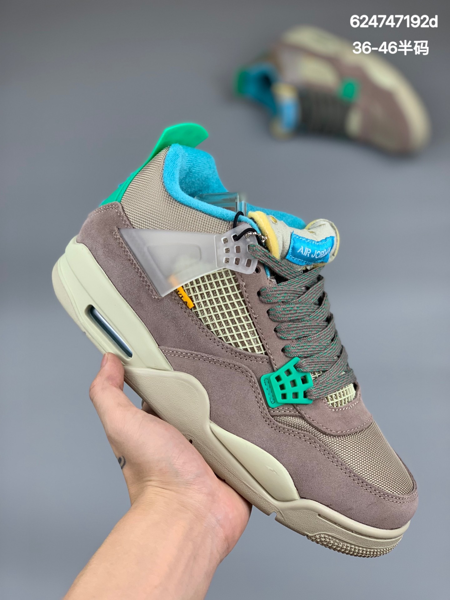 
UNION AJ4 30周年 Air Jordan 4 「Taupe Haze」全鞋采用棕灰色绒面革与网眼材质构成鞋面搭配沙色中底营造层次感,并透过鲜明浅绿与浅蓝色调塑料鞋带孔眼、鞋领、鞋舌标签、鞋跟贴片等部件形成对比,最后附有UN/LA黄色标签、Frontman Logo吊牌等细节 货号：DJ5718-242
尺码：36 36.5 37.5 38 38.5 39 40 40.5 41 42 42.5 43 44 44.5 45 46
编码:624747192d
编码：