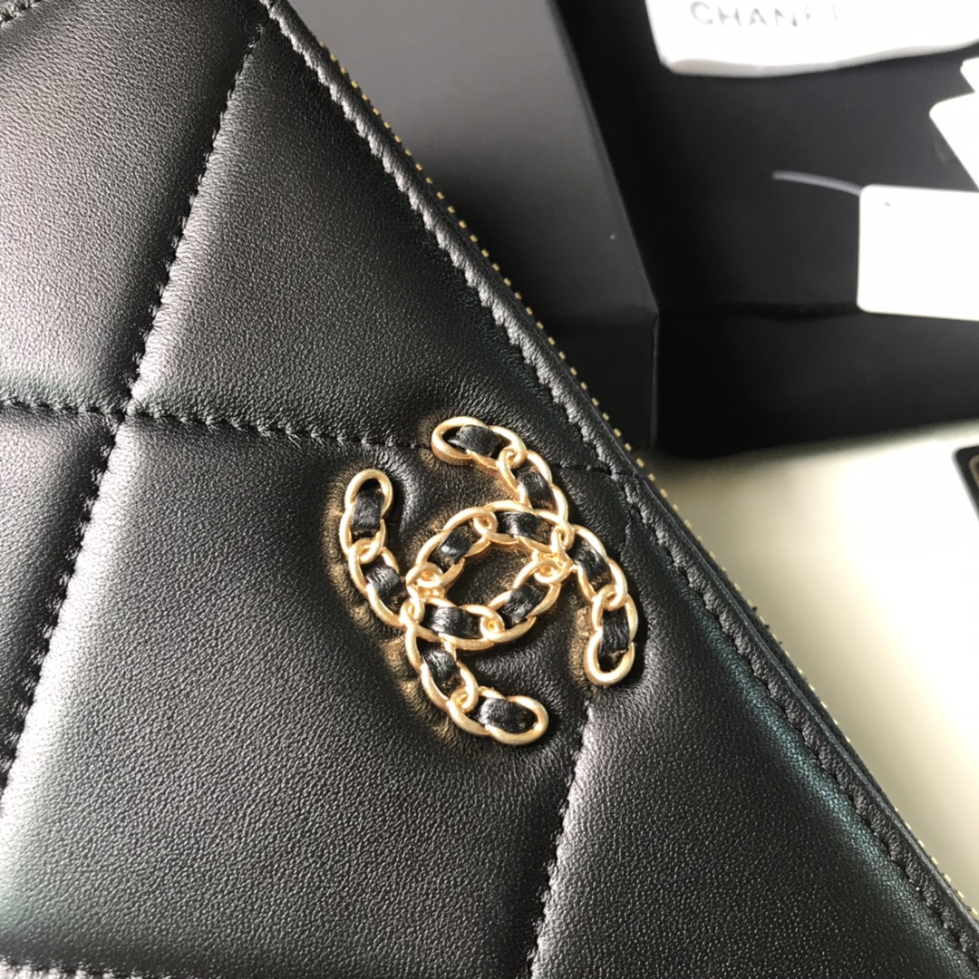 Chanel 克羊金大格子单拉钱包