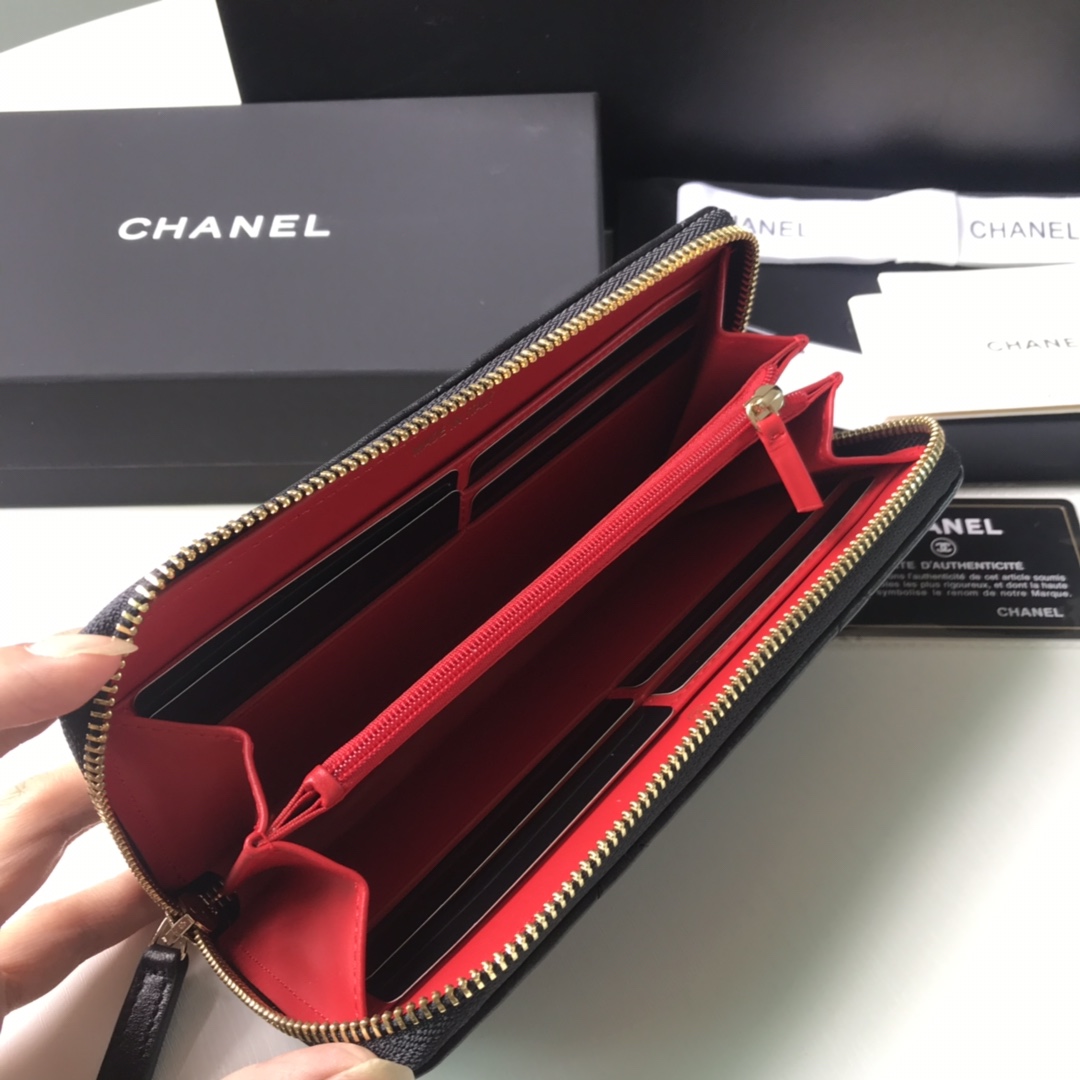 Chanel 克羊金大格子单拉钱包