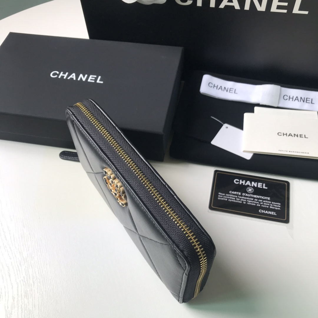 Chanel 克羊金大格子单拉钱包
