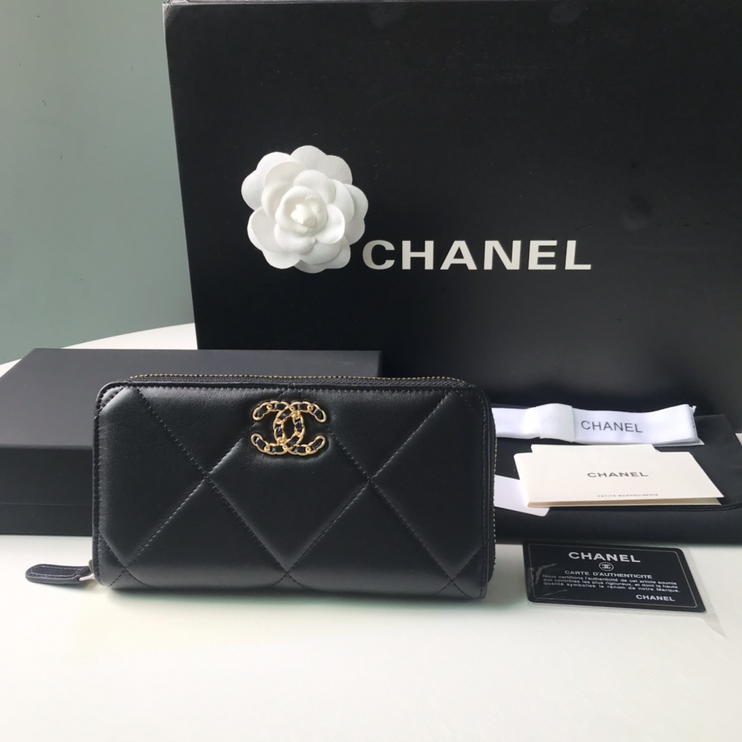 Chanel 克羊金大格子单拉钱包