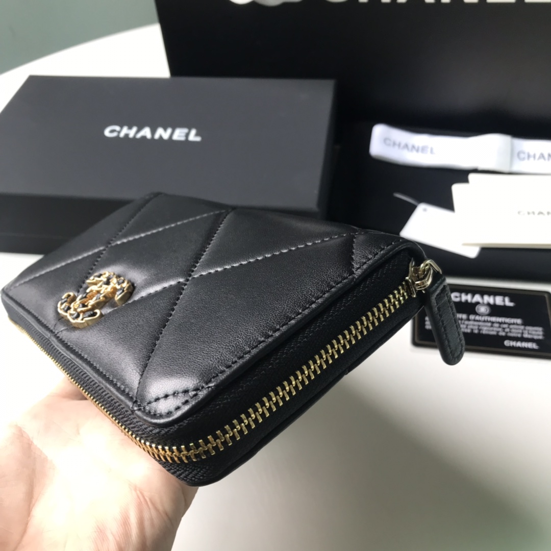 Chanel 克羊金大格子单拉钱包