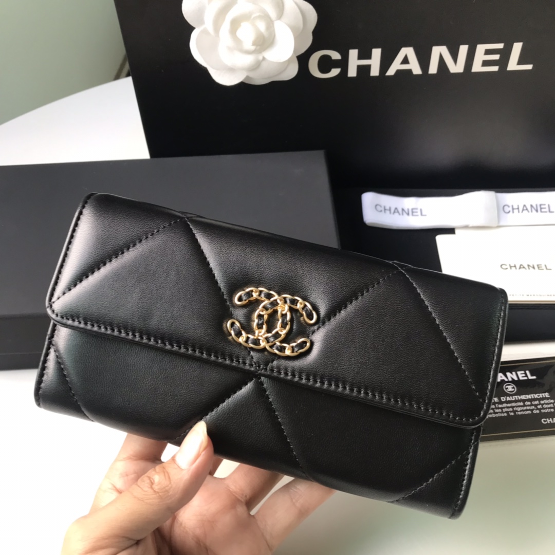 Chanel 克羊金大格子口盖长款钱包到货