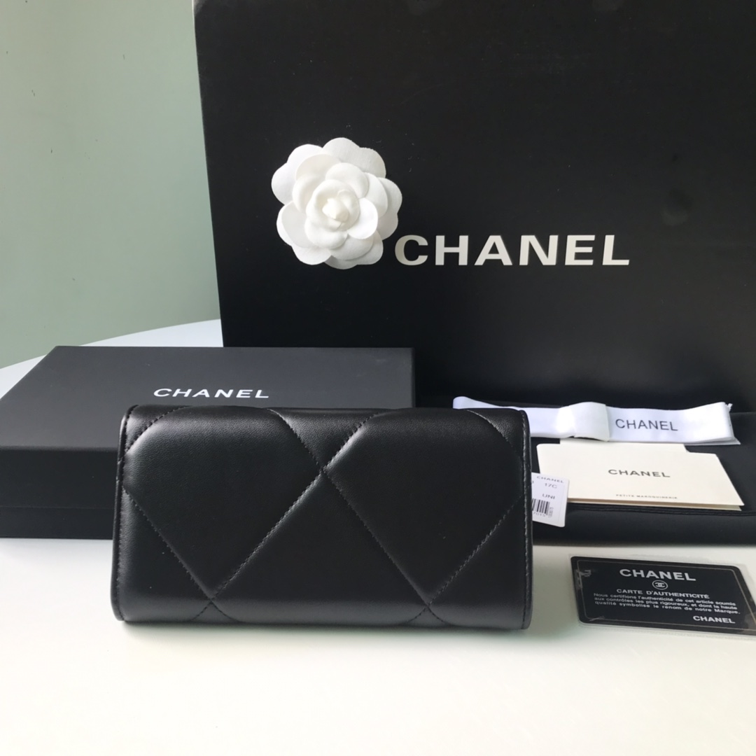 Chanel 克羊金大格子口盖长款钱包到货