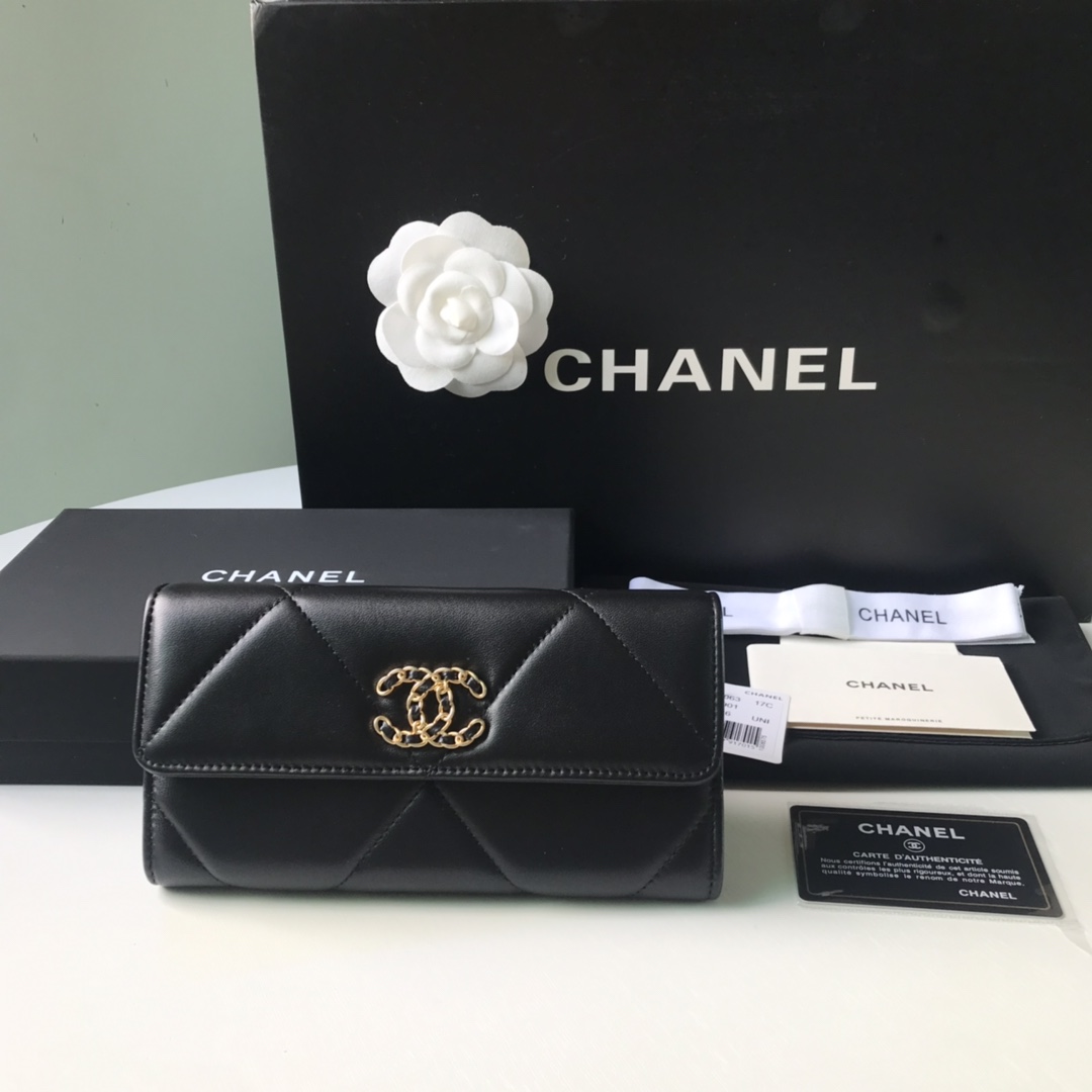 Chanel 克羊金大格子口盖长款钱包到货