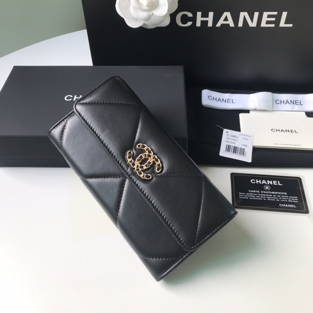 Chanel 克羊金大格子口盖长款钱包到货