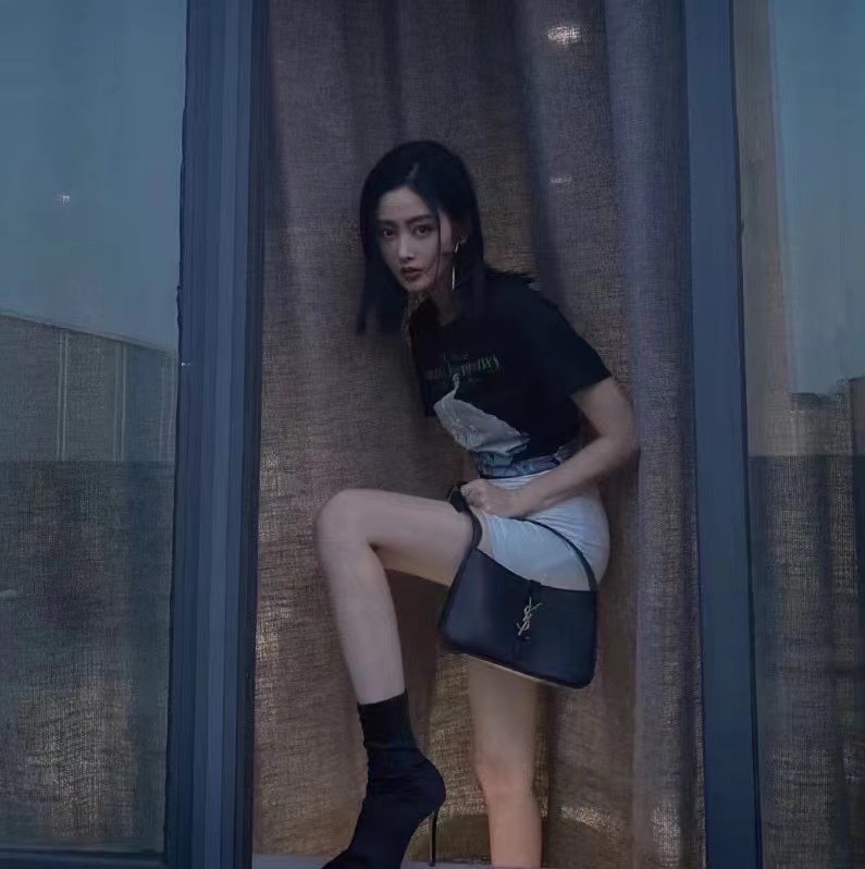 Saint laurent Ysl LE 5 À 7 平纹腋下包 657228黑色