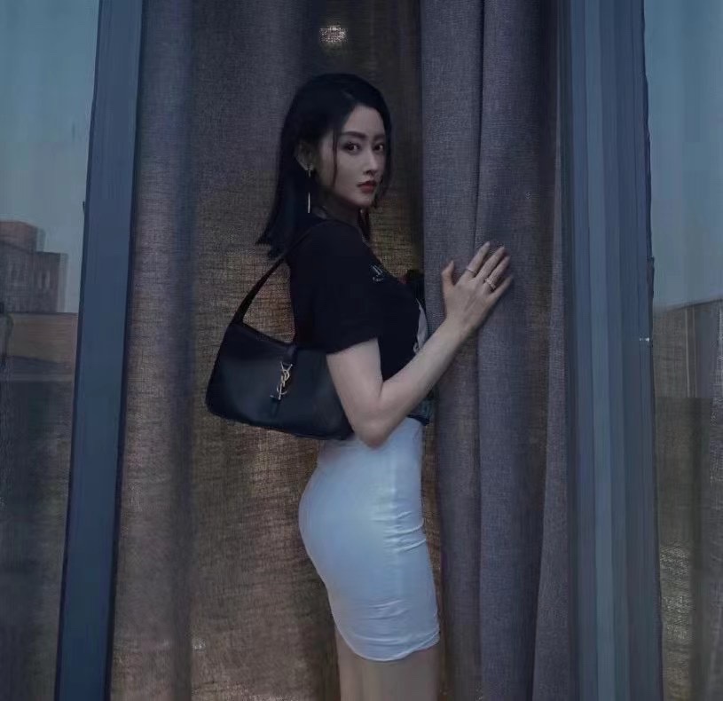 Saint laurent Ysl LE 5 À 7 平纹腋下包 657228黑色