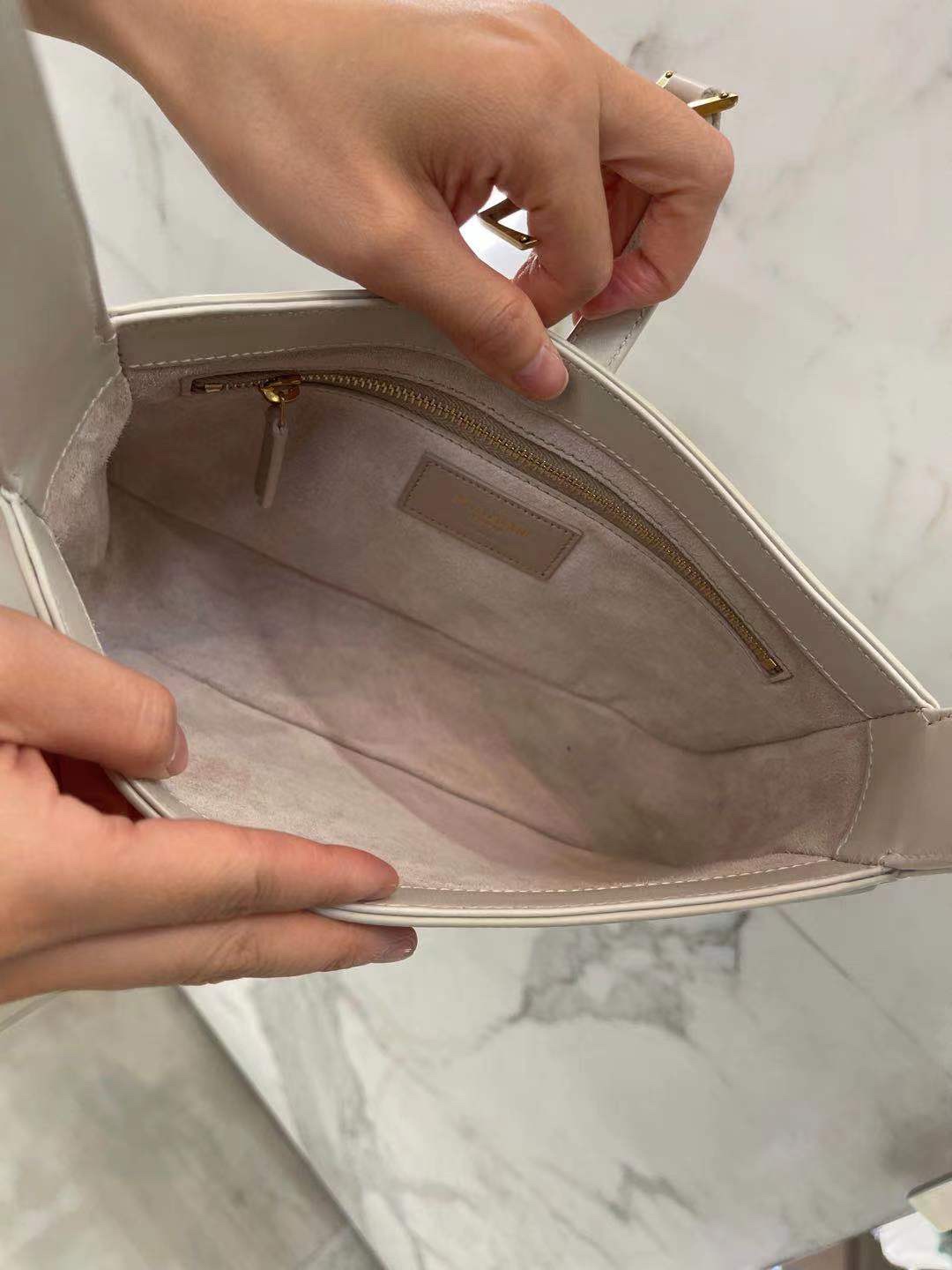 Saint laurent Ysl LE 5 À 7 平纹腋下包 657228白色