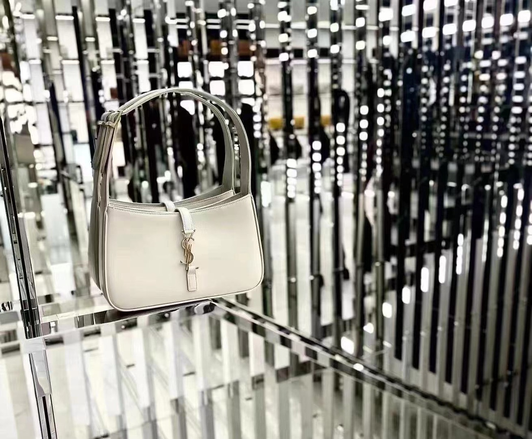 Saint laurent Ysl LE 5 À 7 平纹腋下包 657228白色